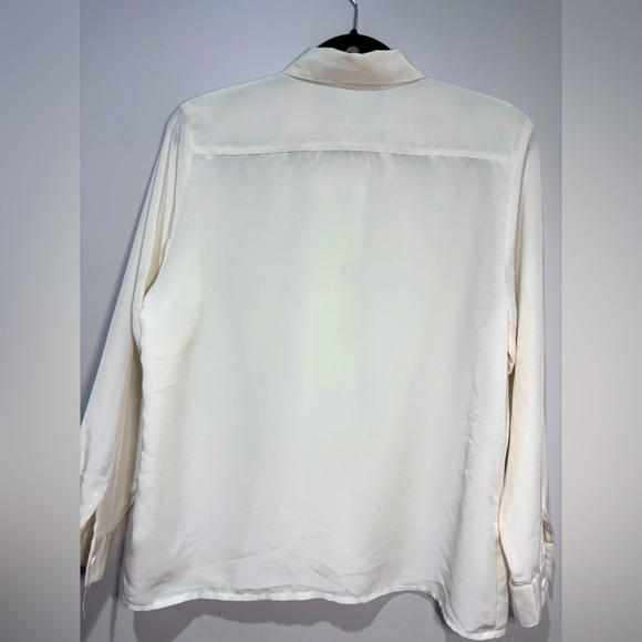 White medium petite button up blouse - Picture 3 of 5